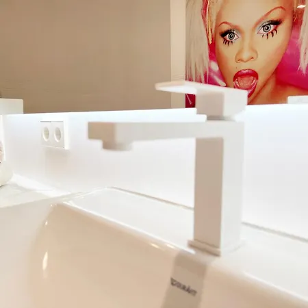 White Apartment Barcelona