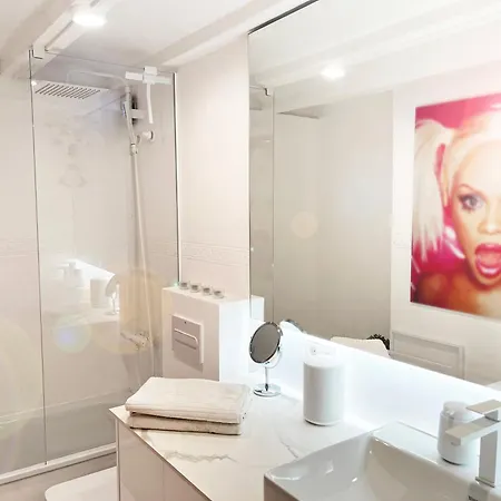 White Apartment Barcelona