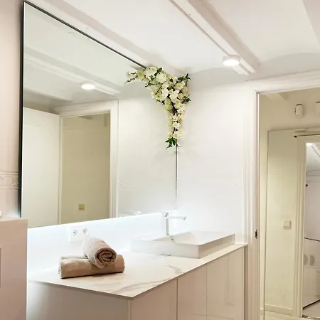 White * Barcelona